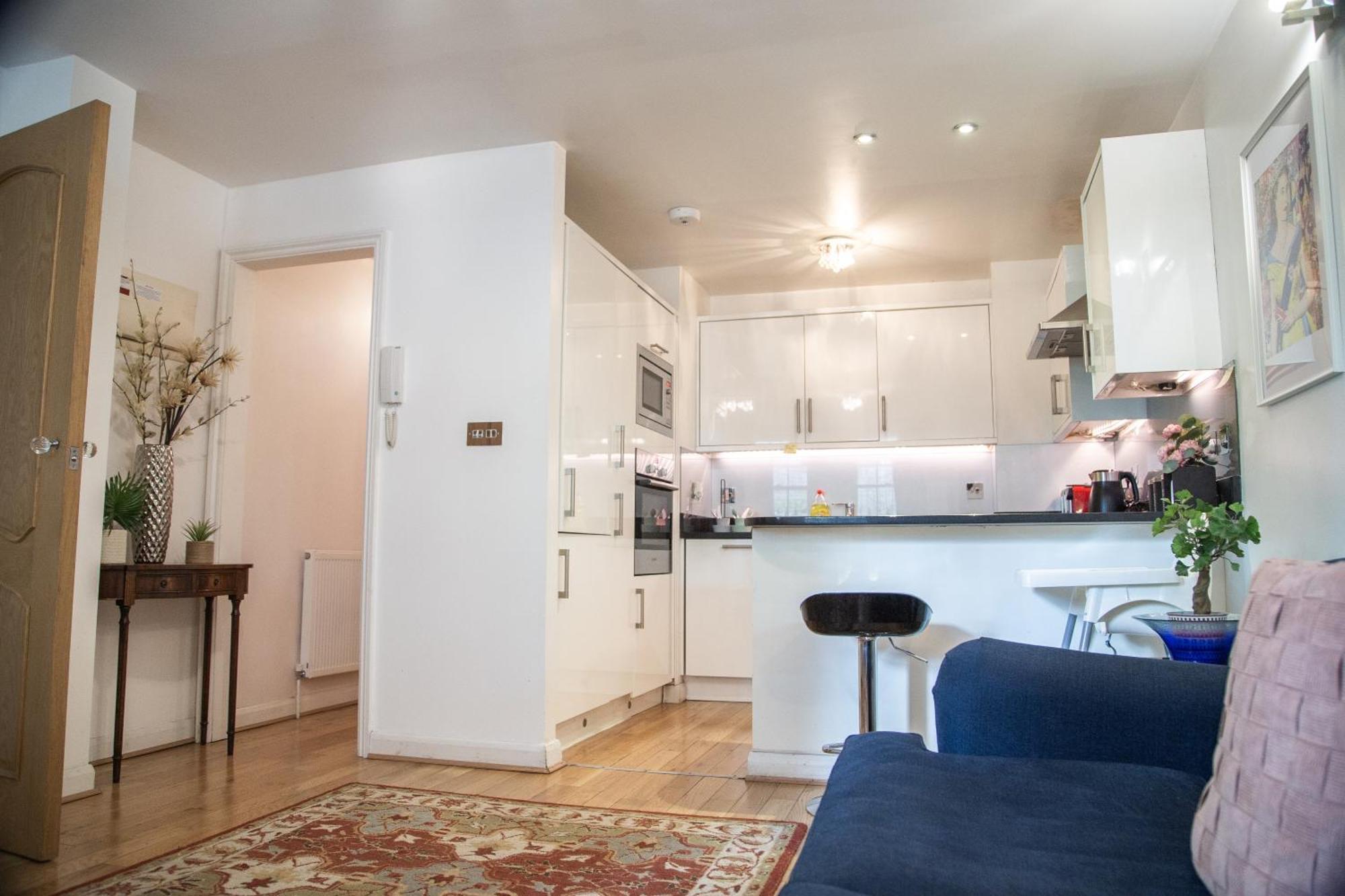 Detached House With Free Parking In Little Venice Near Paddington Hyde Park * Londen