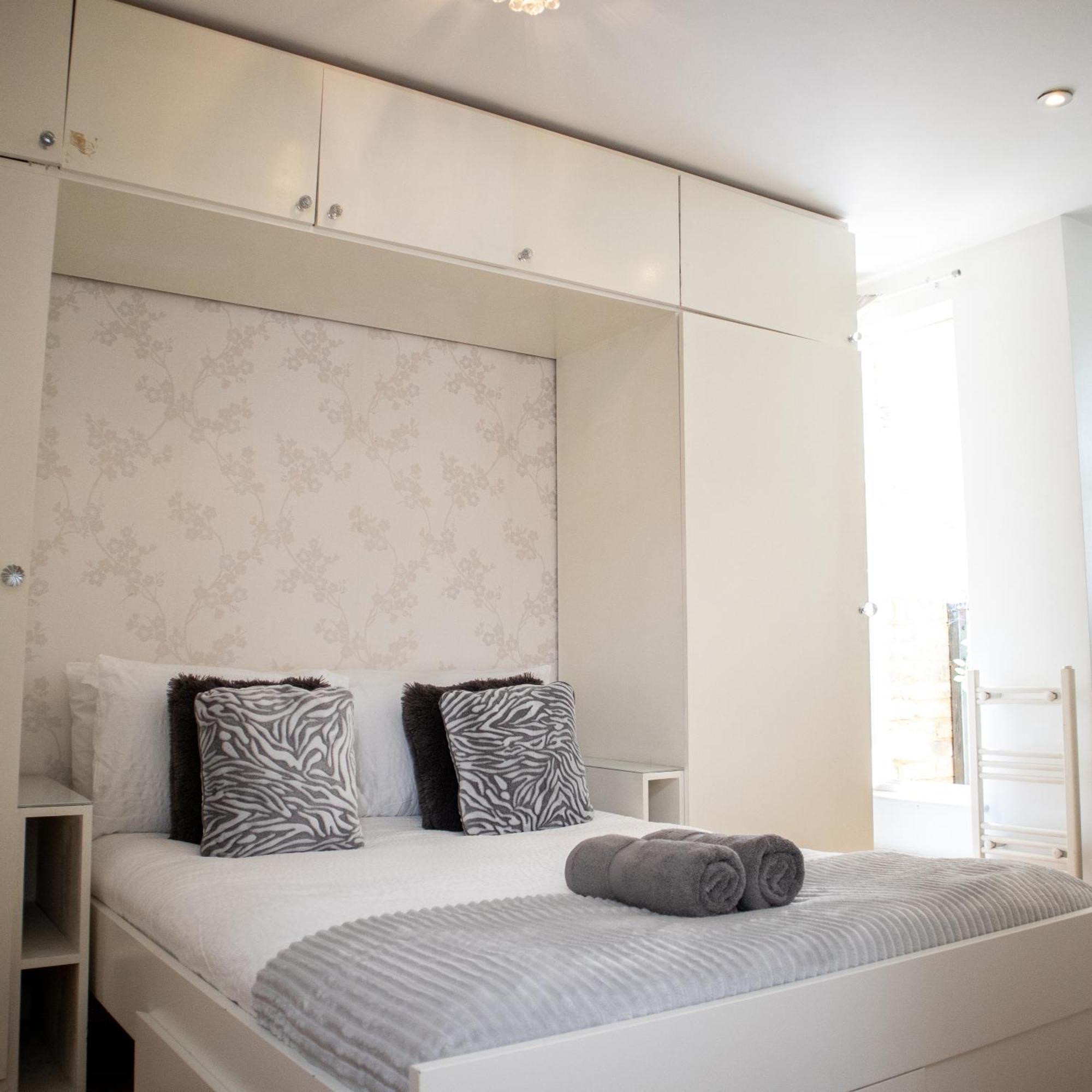 Detached House With Free Parking In Little Venice Near Paddington Hyde Park * Londen