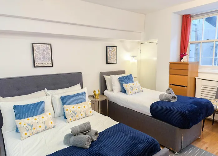 Detached House With Free Parking In Little Venice Near Paddington Hyde Park