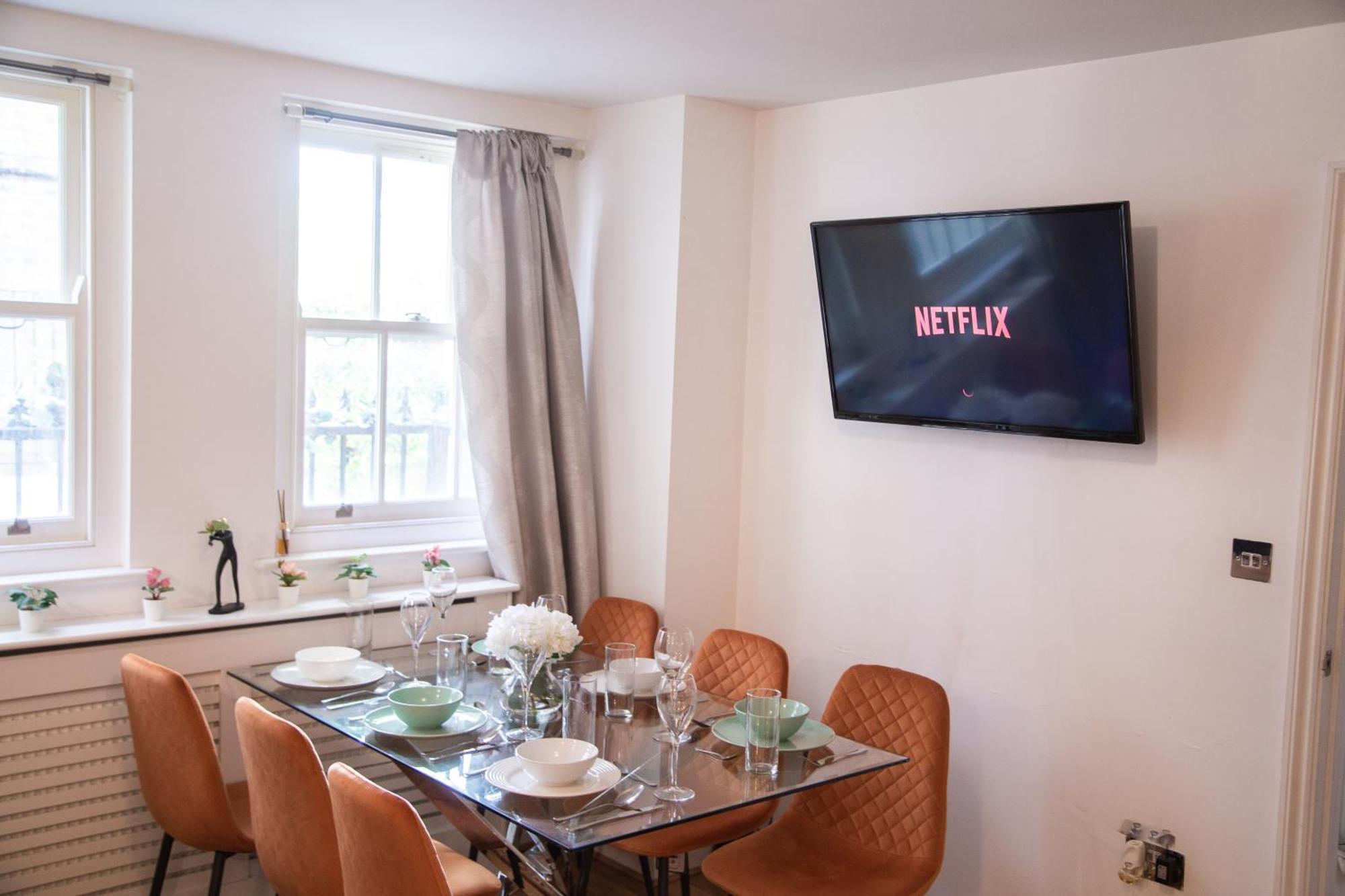 Detached House With Free Parking In Little Venice Near Paddington Hyde Park Apartment