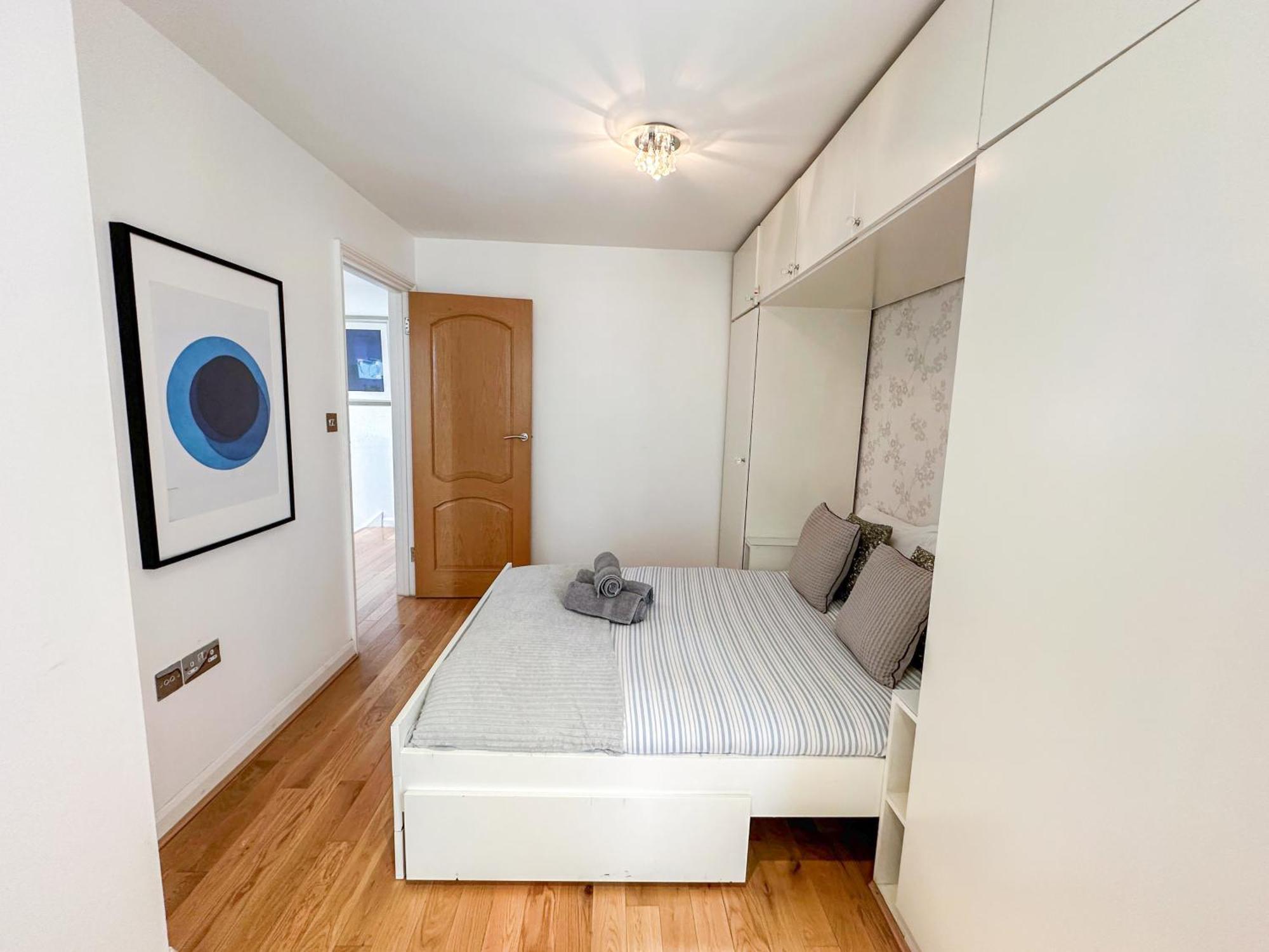 Detached House With Free Parking In Little Venice Near Paddington Hyde Park *
