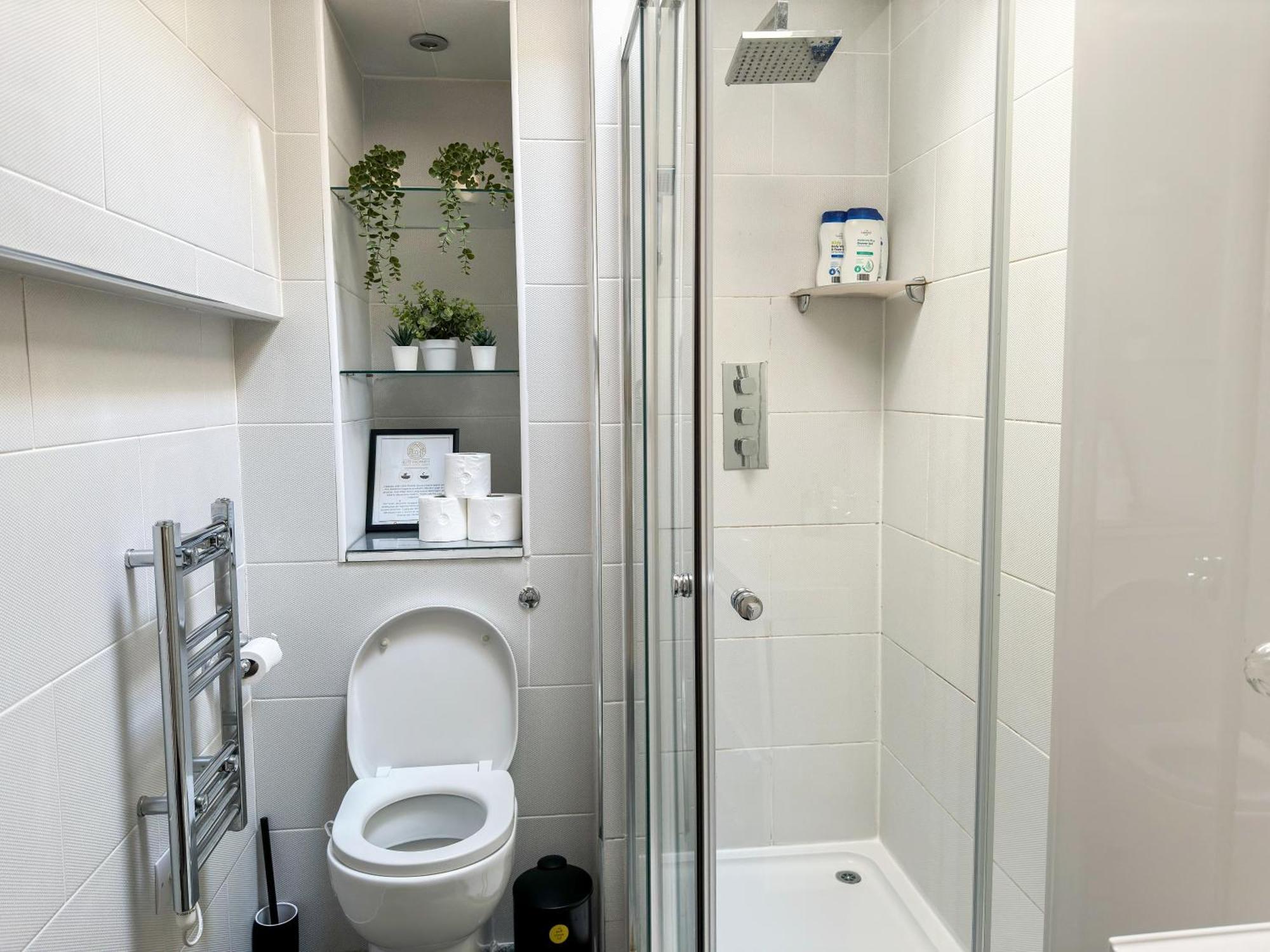 Detached House With Free Parking In Little Venice Near Paddington Hyde Park *