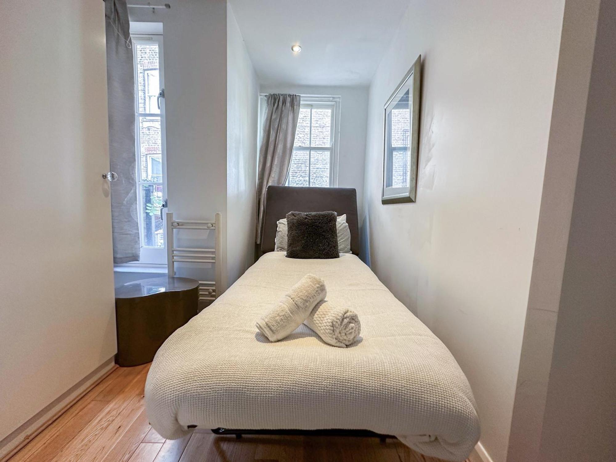 Detached House With Free Parking In Little Venice Near Paddington Hyde Park * London