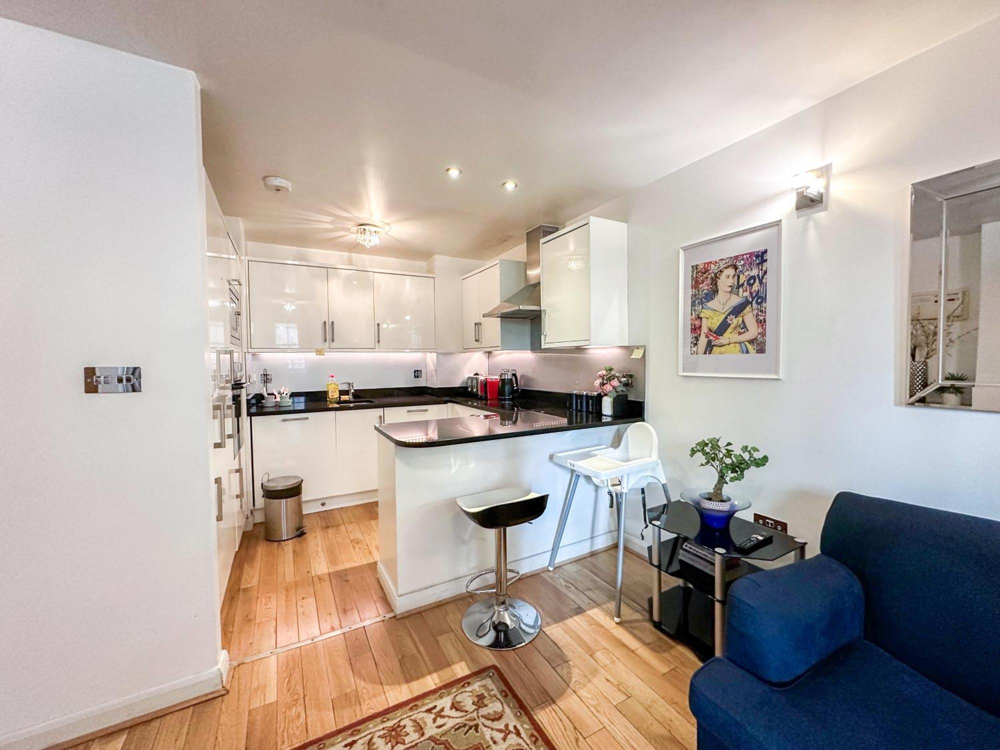 Detached House With Free Parking In Little Venice Near Paddington Hyde Park *