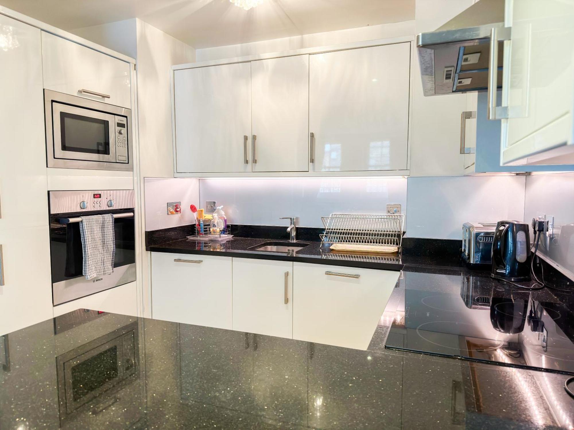 Detached House With Free Parking In Little Venice Near Paddington Hyde Park