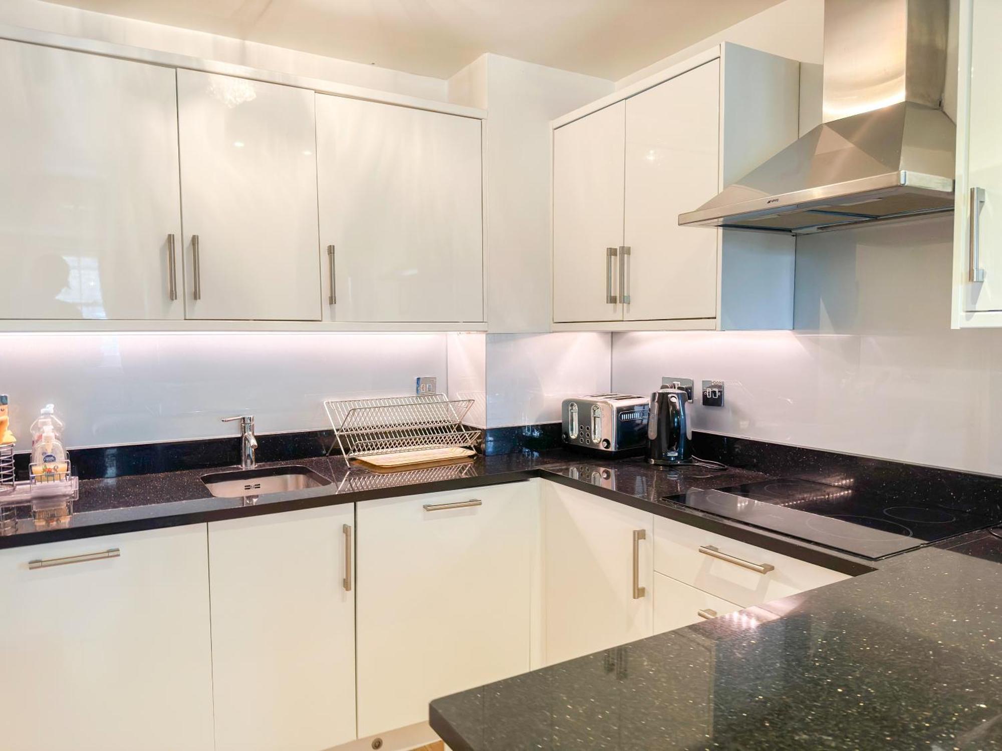 Detached House With Free Parking In Little Venice Near Paddington Hyde Park Apartment *