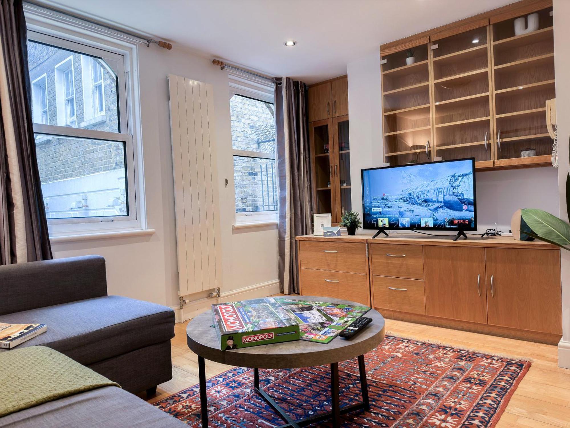 Detached House With Free Parking In Little Venice Near Paddington Hyde Park Apartment London