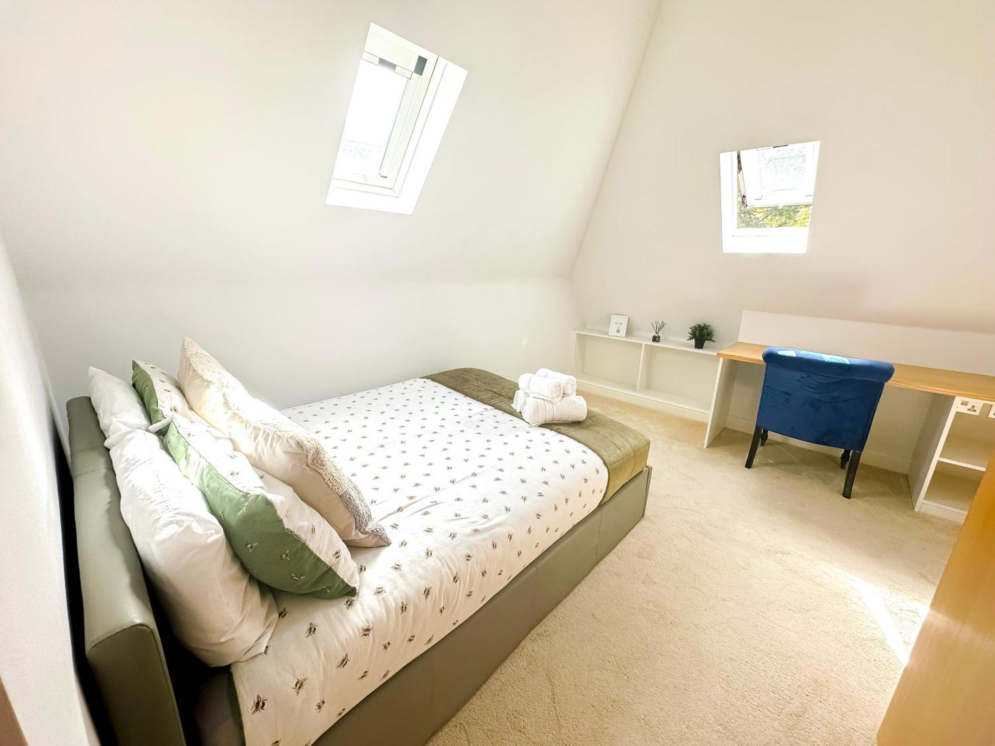 Detached House With Free Parking In Little Venice Near Paddington Hyde Park *